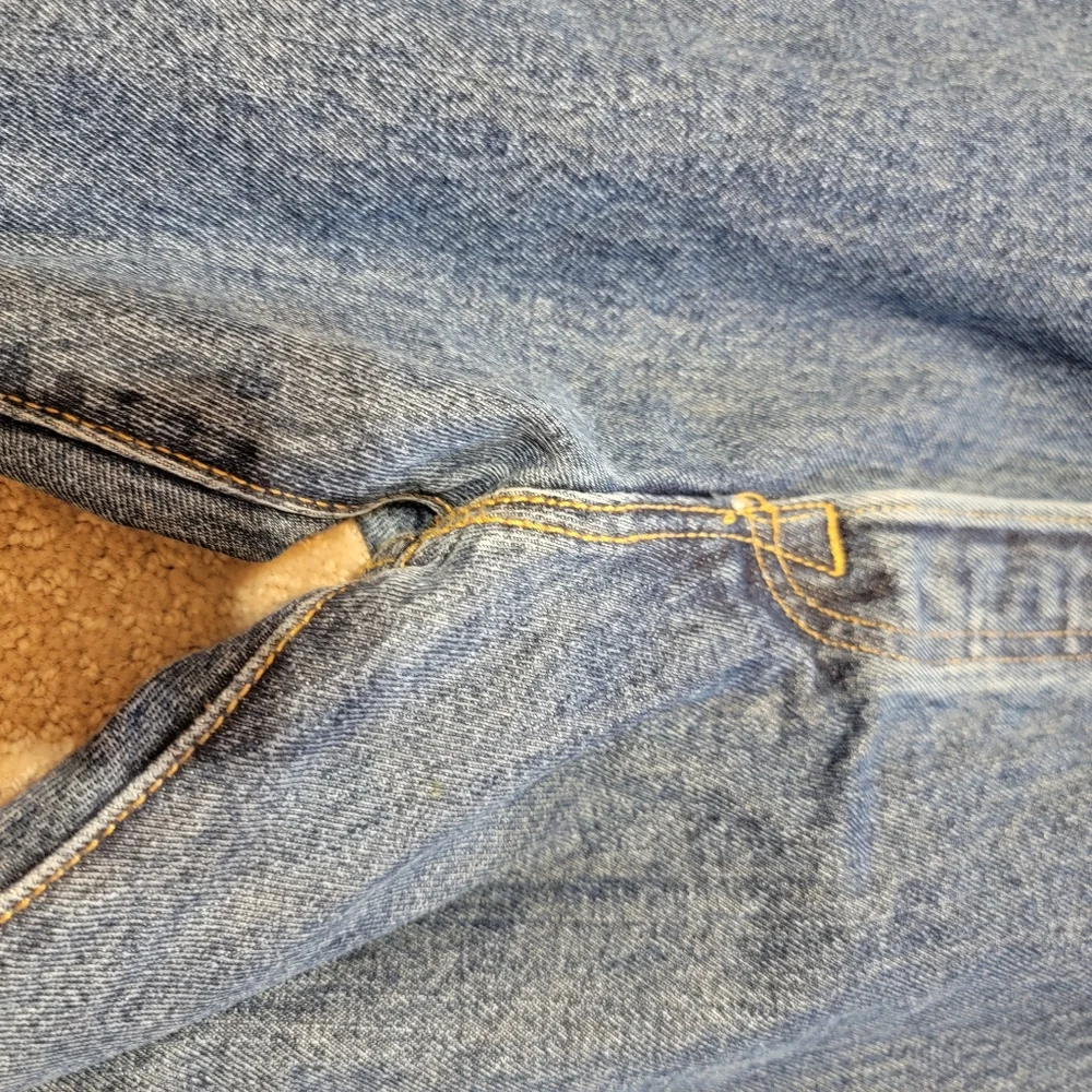 Levi's 501 Button Fly Medium Wash Mens Jeans Straight Leg‎ Size 42w/in30